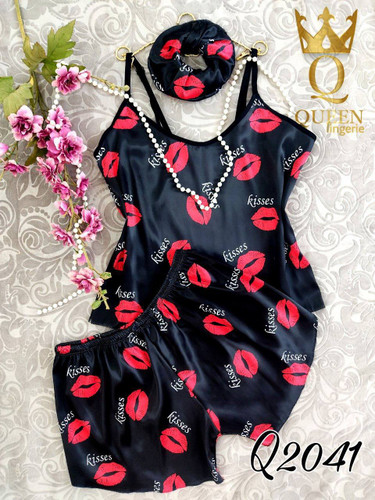 ست تاپ و شورتک ساتن بهنراه اسکرانچی